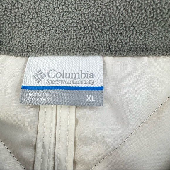 Columbia Lightweight Quilted Vest Gray and White XL full zip with pockets - Picture 4 of 15
